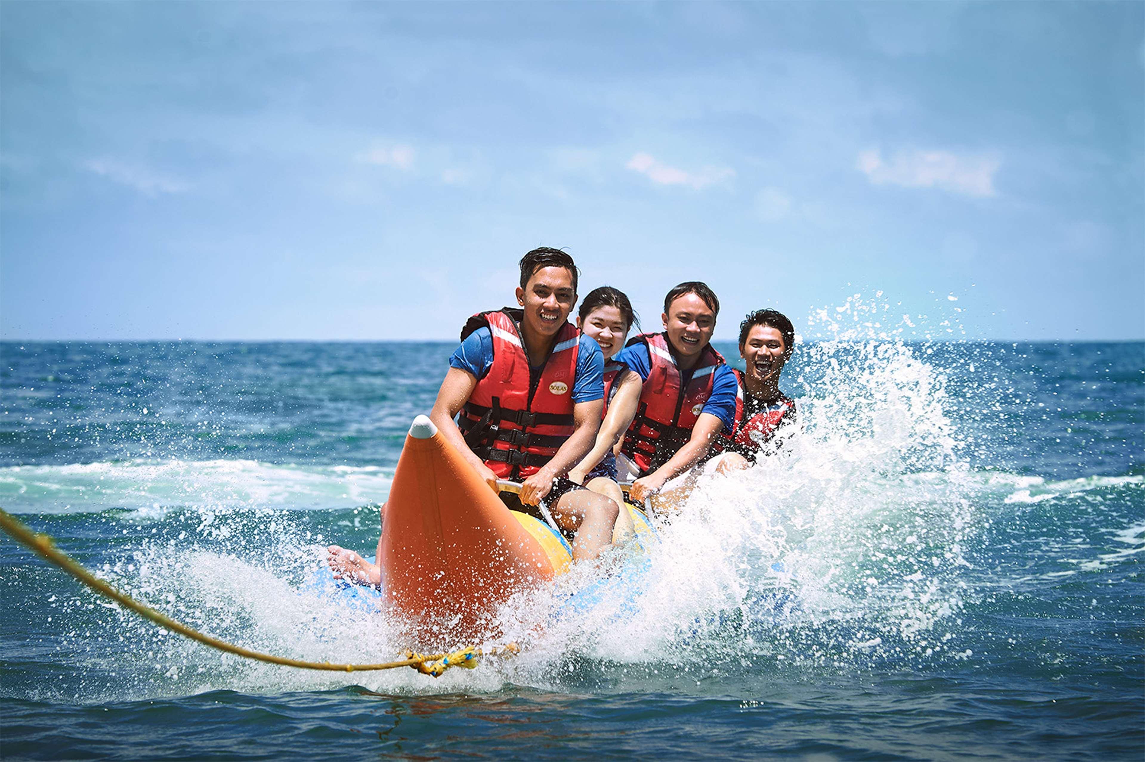Shangri-La Rasa Ria, Kota Kinabalu Exterior foto Water sports in Vietnam