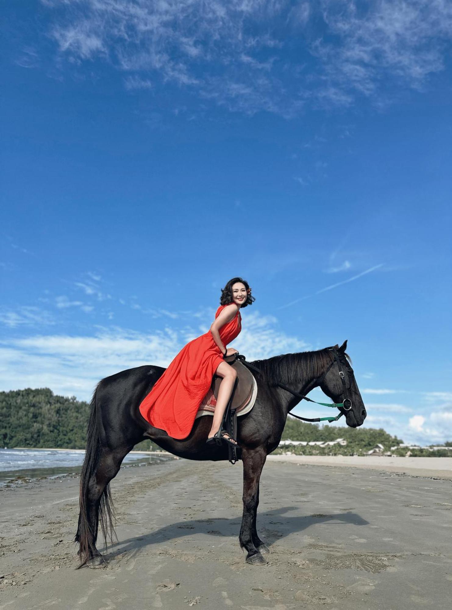 Shangri-La Rasa Ria, Kota Kinabalu Exterior foto A woman riding a horse